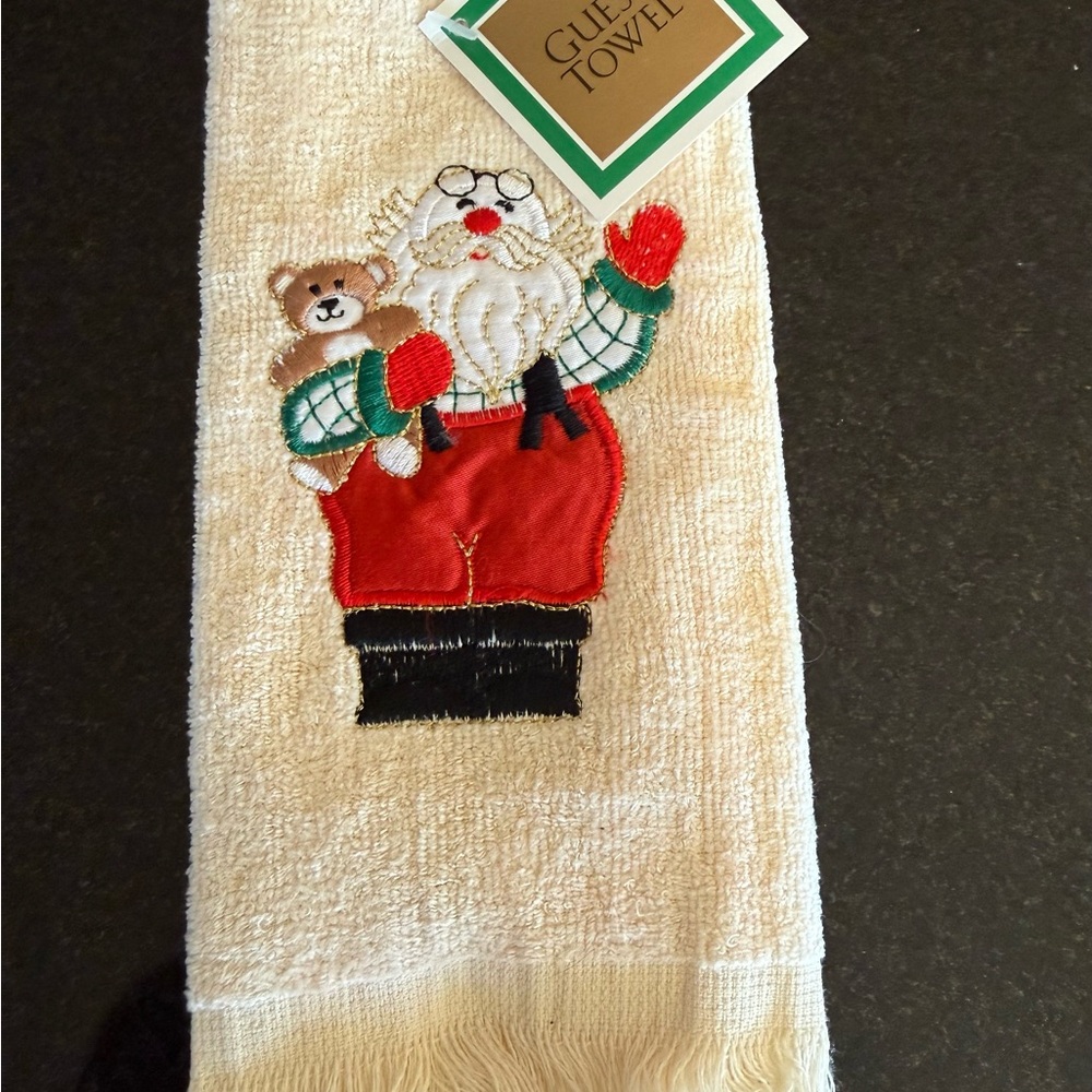 NWT DHC Santa Claus Fingertip Guest Towel